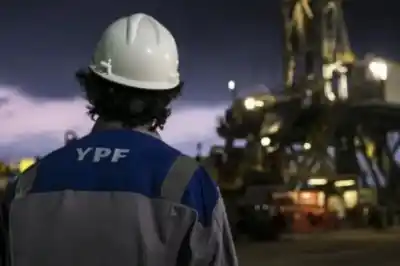 YPF se desprende de cuatro áreas en Vaca Muerta y pone el foco en un megaproyecto