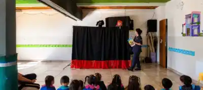 Títeres y tenencia responsable: la estrategia de Sanidad Animal para llegar a los más chicos