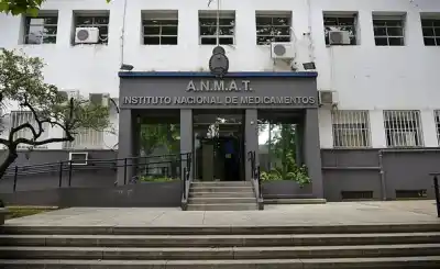 La ANMAT les sacó la habilitación a dos laboratorios de Tucumán: el detalle que los dejó afuera