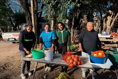 Cocinan 300 platos por día en una cooperativa de Paraná y piden ayuda para no frenar