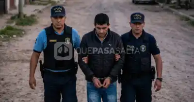 Cayó por drogas en un control y el allanamiento en su casa destapó todo