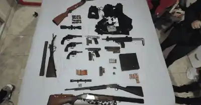 Operativo en Frontera: Hallan arsenal de guerra y detienen a un hombre buscado por homicidio