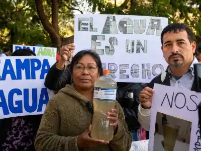 El agua que llega en camiones no alcanza: la Justicia falló a favor de mil familias del Barrio Zampa