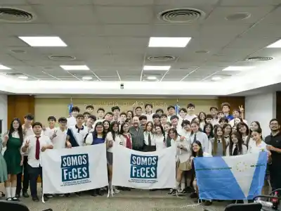 El encuentro de Insfrán con los estudiantes que nadie vio venir