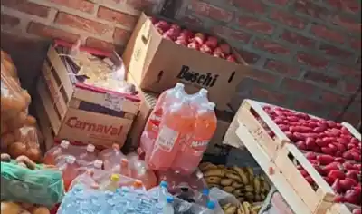 La vecina que alimenta a miles de peregrinos con ensalada de fruta