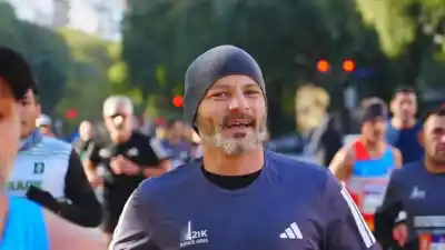 Se desvaneció a 300 metros de la meta y su familia apunta contra los organizadores
