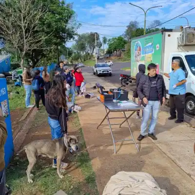 El quirófano móvil que acerca el municipio a los barrios y desborda de vecinos