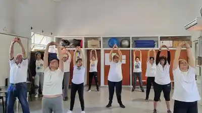 Dolor de espalda crónico: el taller gratuito del Hospital del Carmen que enseña a vivir sin molestias