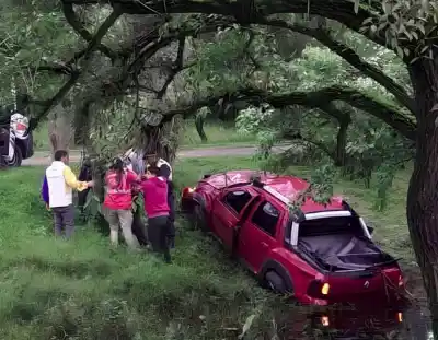 Simoca: Un sacerdote tuvo un sorpresivo despiste en la ruta y terminó en un canal