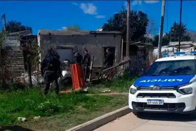 Asaltaron a dos repartidores y la Policía encontró algo que no esperaba en el allanamiento