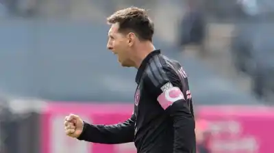 Messi escribe su nombre en la historia: el golazo de tiro libre que lo acerca a un récord impensado