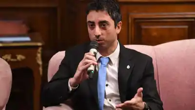 Polémica en el Congreso: el senador Fullone ubicó a un hombre de su confianza al frente de la Biblioteca