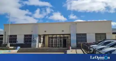 Esperaron a una compañera a la salida del colegio y el plan terminó peor de lo que pensaban