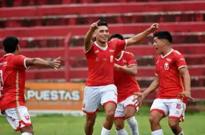 Triunfo amargo del Tucumán Central: La joya de Collante que terminó en disturbios en Villa Alem