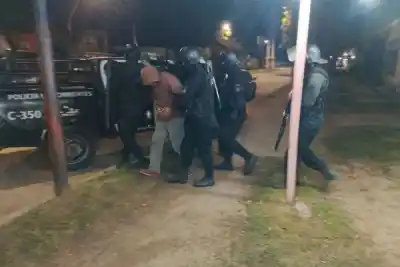 Allanamiento en Curuzú Cuatiá: secuestran cocaína, una moto y un detenido