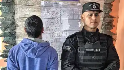 Lo buscaban por violencia de género y lo atraparon en plena calle en Alto Verde