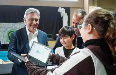 Llaryora anunció en Río Cuarto la creación de un nuevo colegio secundario: qué cambia