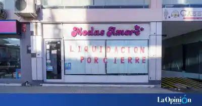 Cierra un histórico local de la Galería Centro tras 30 años: liquidan todo