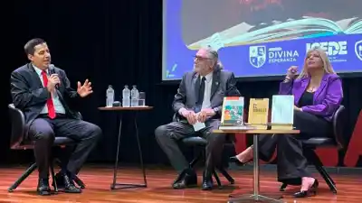 Magistrados santiagueños brillaron en la LibroFeria de Paraguay con obras propias