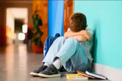 El hostigamiento que ya no termina en la escuela: pediatras alertan sobre el ciberbullying