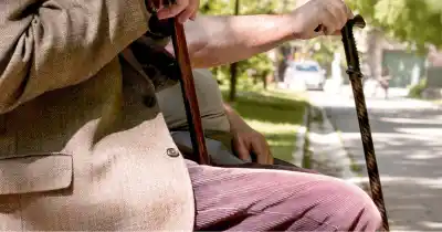Un proyecto de ley para que los adultos mayores no queden solos: la respuesta de Sagasti