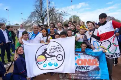 Más de 700 jóvenes compiten en Corrientes: Valdés prometió más inversión en deporte