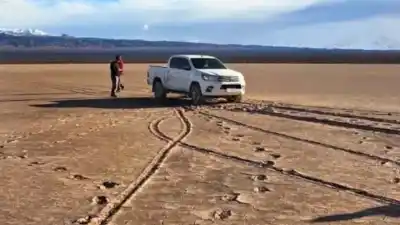 El insólito final para los dueños de la camioneta enterrada en el Leoncito: qué decidió el juez