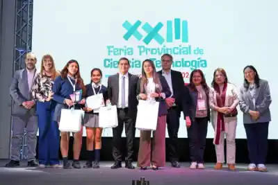 El colegio de El Bobadal que brilló en la feria de ciencia con ocho proyectos