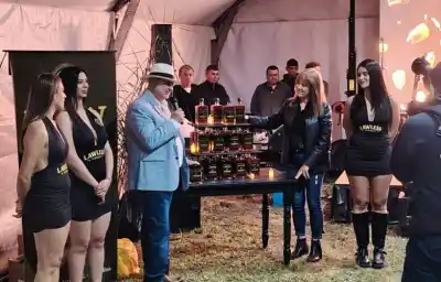 De Bandera al mundo: el productor que convierte maíz santiagueño en un whisky que hace historia