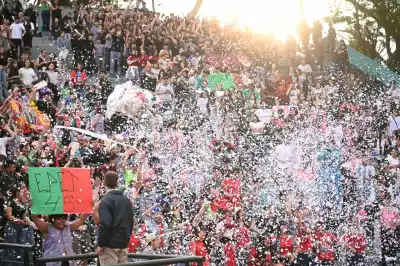 Miles de estudiantes coparon el Anfiteatro en la previa de la Estudiantina: qué pasó adentro
