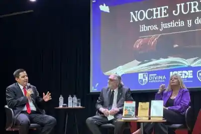 Magistrados de Santiago cruzaron la frontera para llevar su mirada jurídica a Paraguay