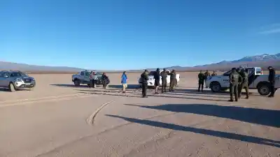 El operativo para sacar la camioneta de la Pampa del Leoncito: imágenes del momento exacto