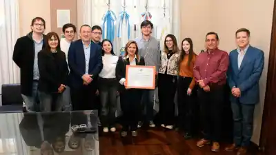 Recibió a estudiantes de Agrimensura y confirmó un detalle clave del encuentro nacional