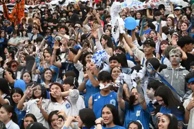 El anfiteatro de Posadas volvió a ser de los estudiantes: una fiesta que no para