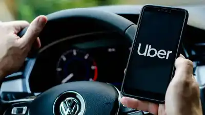 El negocio que crece a contramano del empleo: alquilar un auto para Uber y pagar casi $2 millones al mes