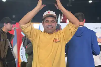 Seis podios y un título mundial: el pizzero de Paraná que la rompió en Buenos Aires
