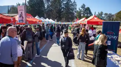 Más de 17 organizaciones en UCASAL: qué pasó en la feria que une a la universidad con la comunidad