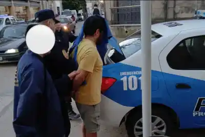 Compró heladera, freezer y cocina con cheques robados: el detalle que lo delató