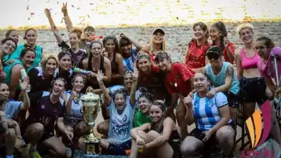 Más de 1000 mujeres por fin de semana: el torneo que les abrió la cancha a las rosarinas