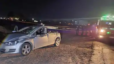 Un tren embistió un auto en General Pico y el conductor salvó su vida de milagro