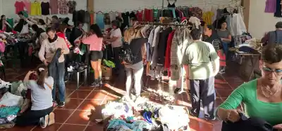 Vuelve la feria de usados que sostiene a dos hogares de niños en Posadas
