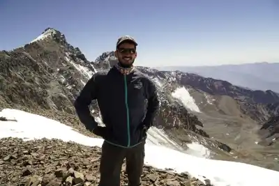 Un reconocido enólogo mendocino murió tras una caída en una cumbre de Francia