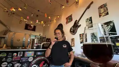La única mujer que elabora cerveza en San Juan y su lucha por dejar de serlo