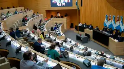 Los gremios estatales celebraron la nueva ley de alivio de deudas: qué cambia para los trabajadores