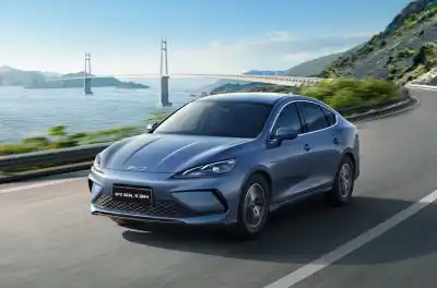 Llega el primer sedán híbrido enchufable de BYD a la Argentina: cuánto cuesta y qué ofrece