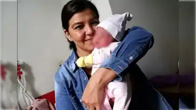 La Justicia le ordenó a una familia devolver a la nena que crió nueve años y los desalojó de su casa