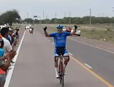 Carlos Castillo ganó la clásica “Huguito Robles” en Santiago (VIDEO)