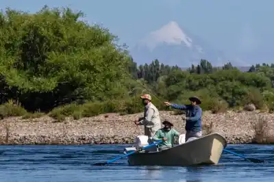Neuquén prepara a los guías de pesca: qué incluye la capacitación que impulsa el Tribunal de Pesca