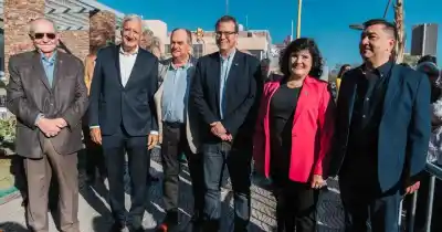 Rawson inauguró la Galería de los Intendentes y homenajeó a los jefes comunales de la democracia
