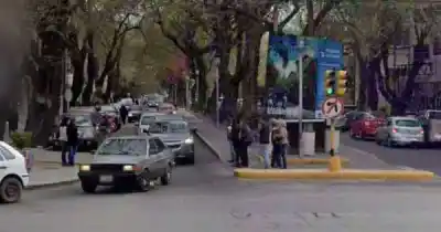 Conducía con el triple de alcohol permitido: el violento choque que dejó a un ciclista grave en Ciudad